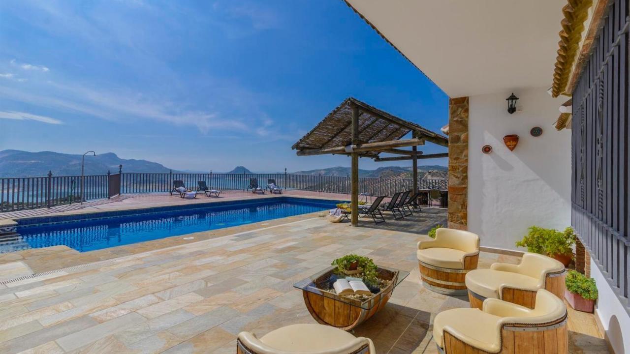 La Villa Del Lago Iznajar By Ruralidays Bagian luar foto
